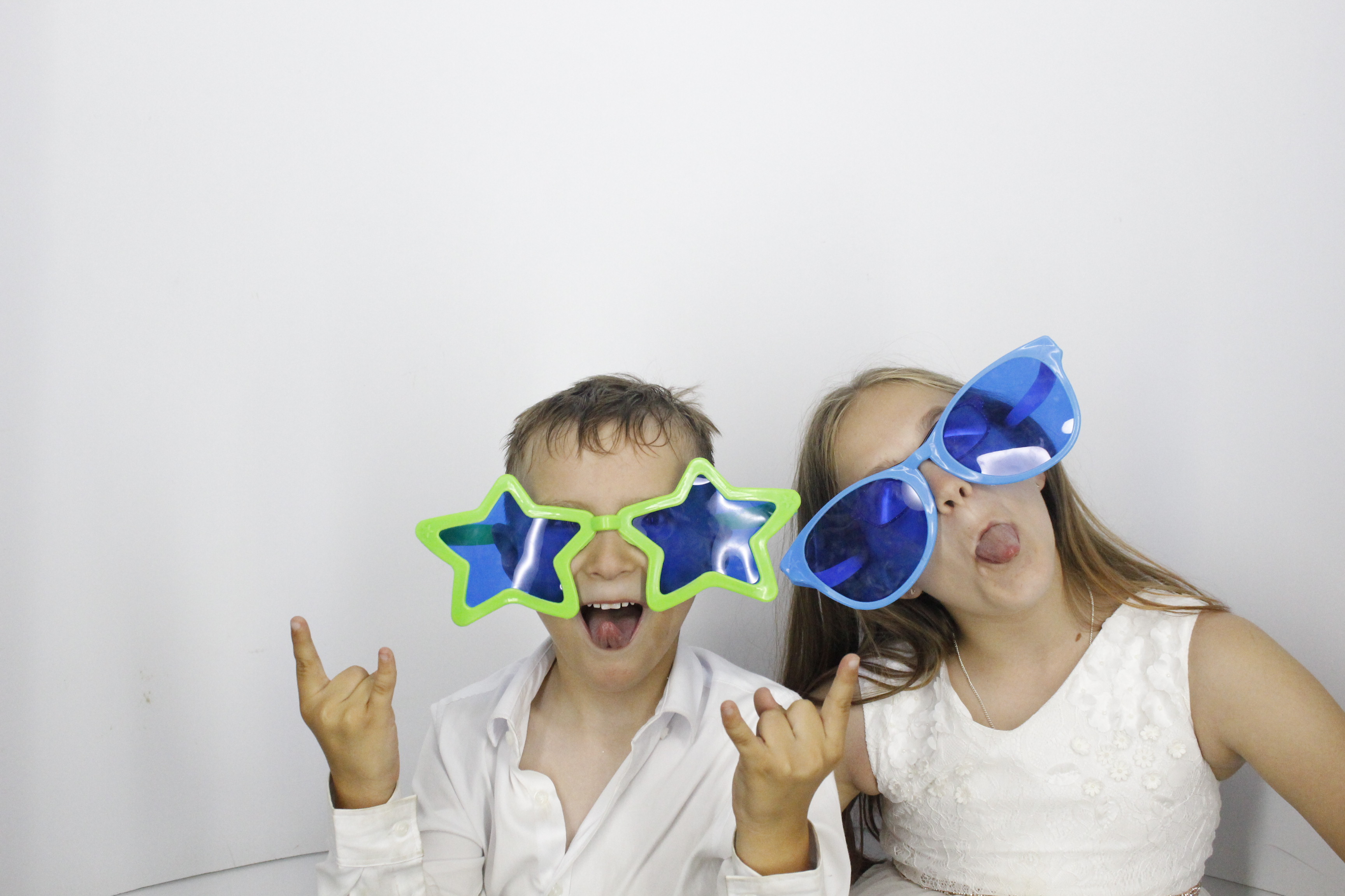 Sam & Rachel's Wedding | View more photos from the event at gallery.myphotoboothexperience.co.uk/u/MyPhotoBoothExperienceLtd/Sam-Rachels-Wedding